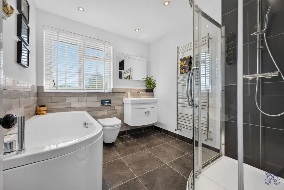 Cheltenham Road, Evesham, WR11, photo 17