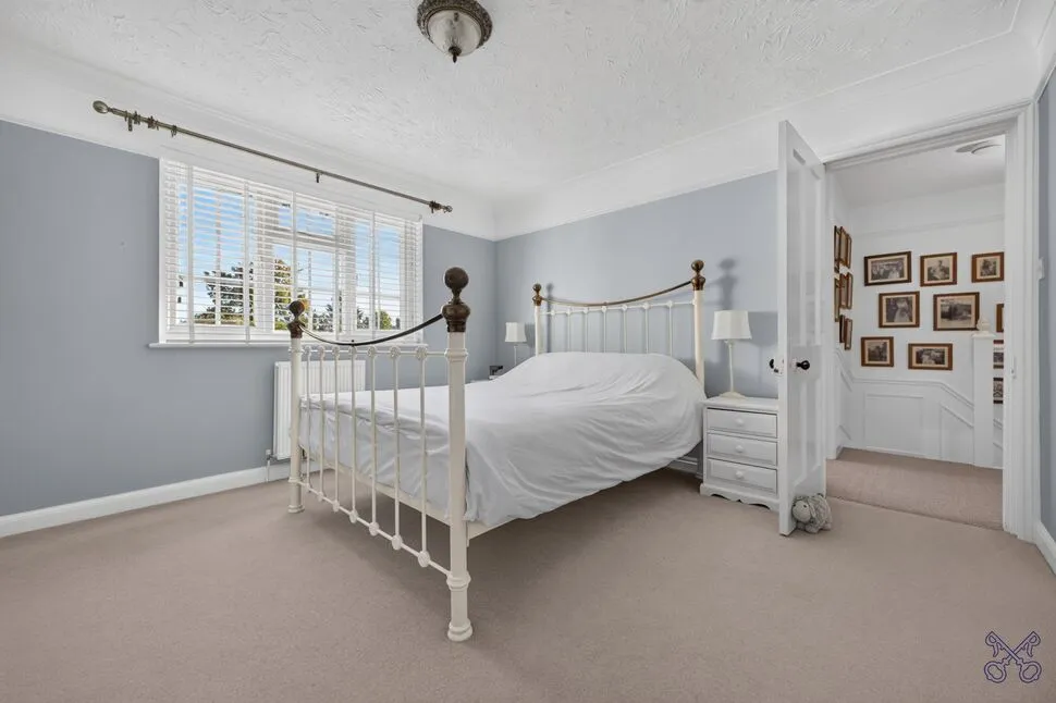 Cheltenham Road, Evesham, WR11, photo 18