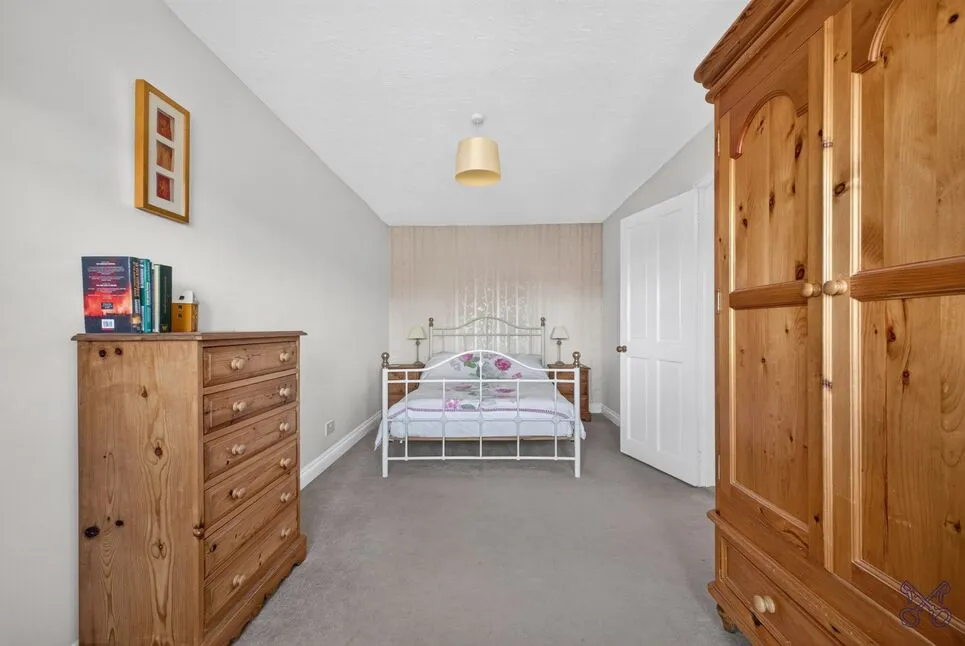 Cheltenham Road, Evesham, WR11, photo 23