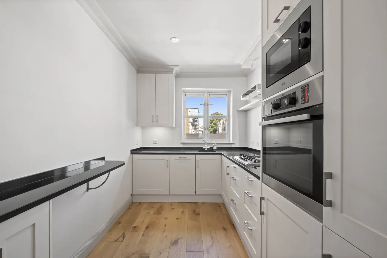 Kensington Green, Kensington, W8 5UL, photo 5