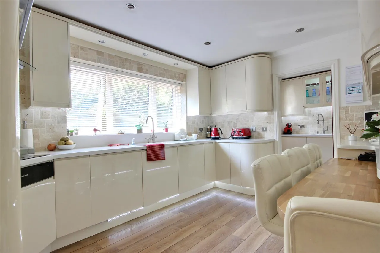Walnut Close, Cottingham, photo 9