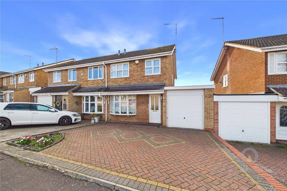 3 bed house for sale, Obelisk Rise, Northampton, NN2