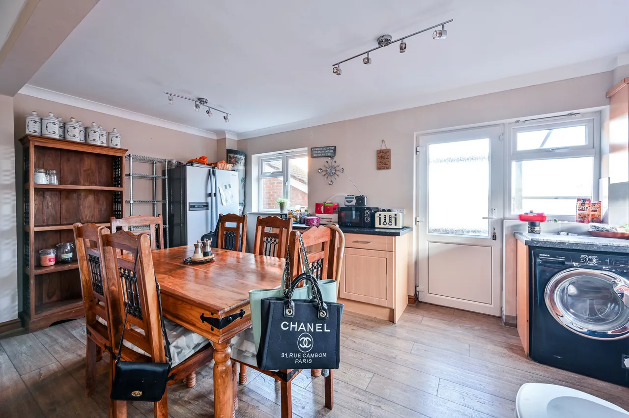 54b Beechwood Road, Woking, photo 6