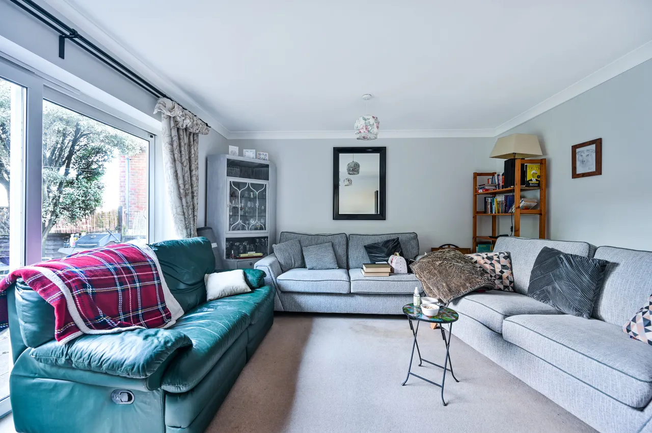 54b Beechwood Road, Woking, photo 4
