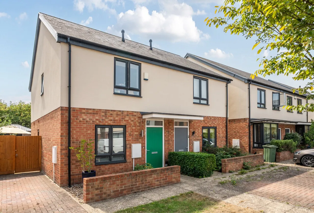 2 bed house for sale — Festival Way, Cheltenham, GL50 4DN