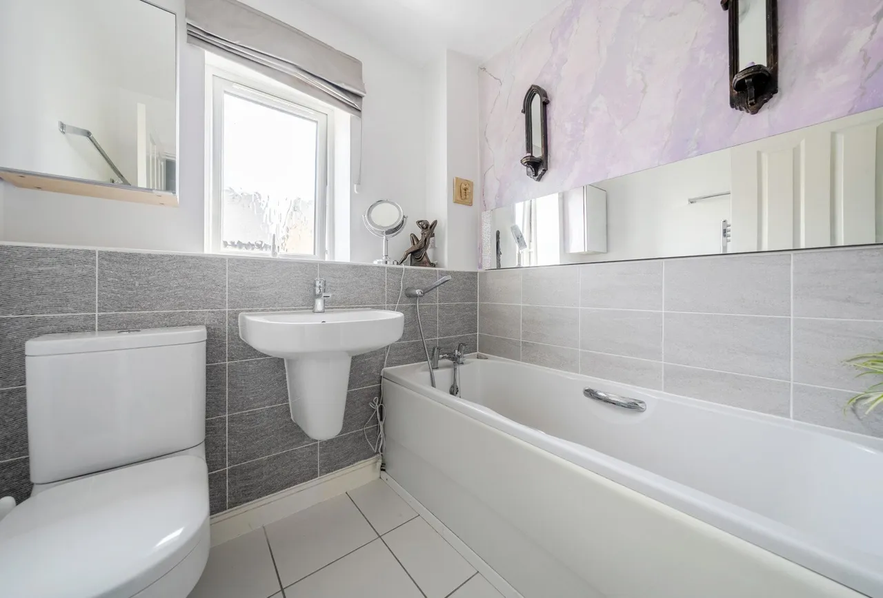 Festival Way, Cheltenham, GL50 4DN, photo 9