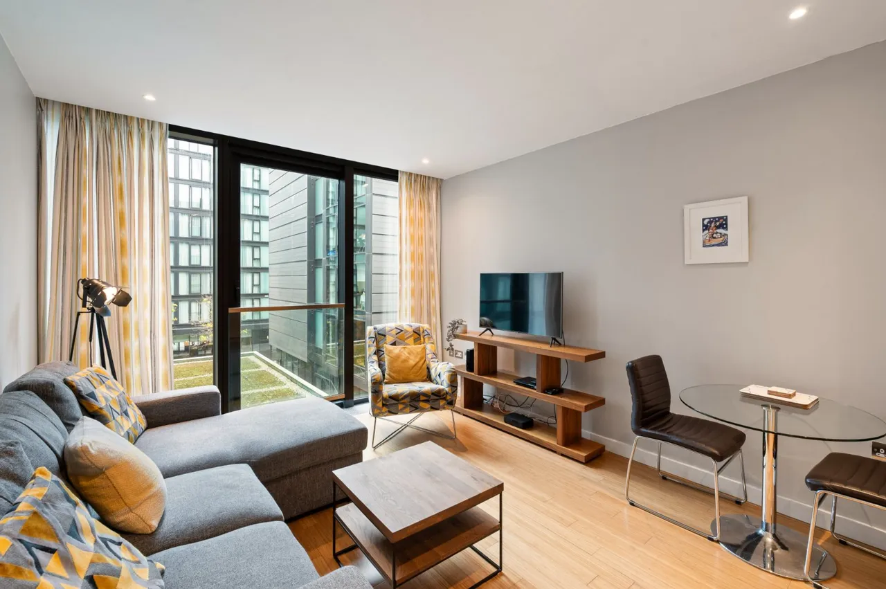 Simpson Loan, Edinburgh, EH3, photo 2