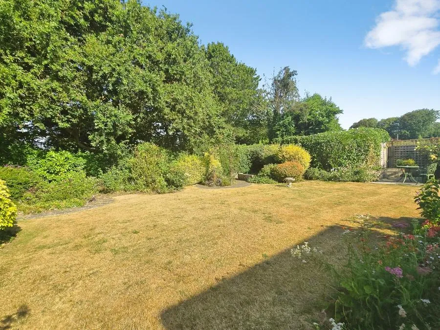 Holmfield Avenue, Thorley, PO41, photo 15