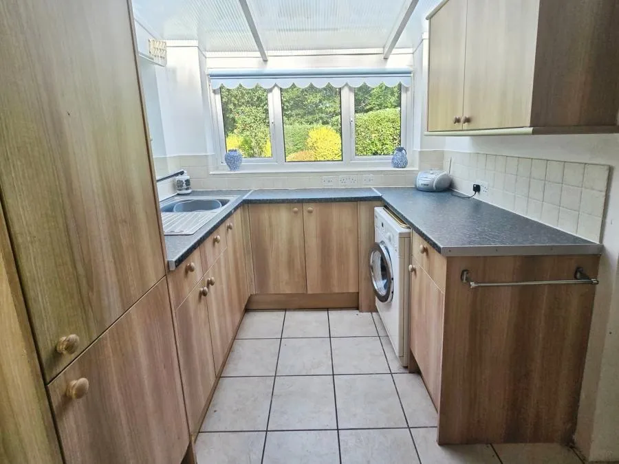 Holmfield Avenue, Thorley, PO41, photo 6