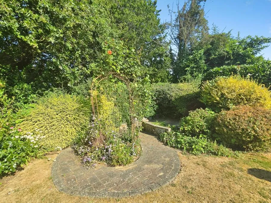 Holmfield Avenue, Thorley, PO41, photo 17