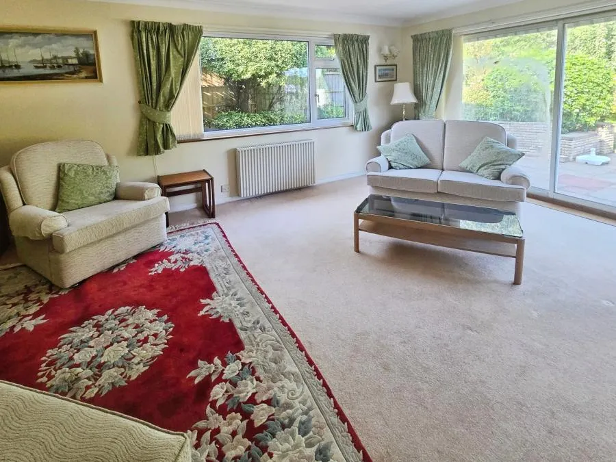 Holmfield Avenue, Thorley, PO41, photo 4