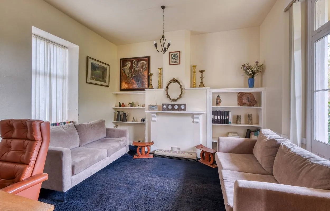 Stone Drive, WR13, photo 8
