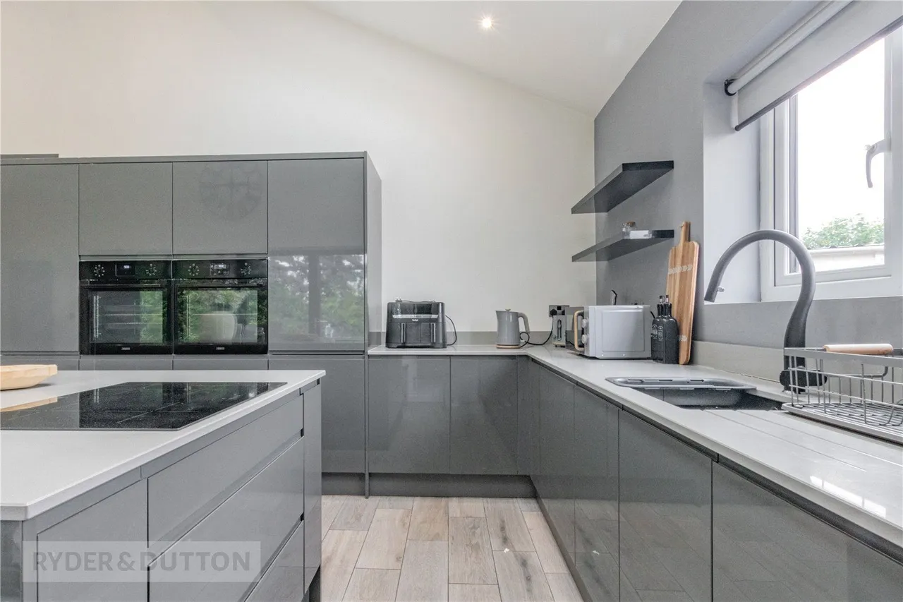 Coniston Close, Chadderton, OL9, photo 4