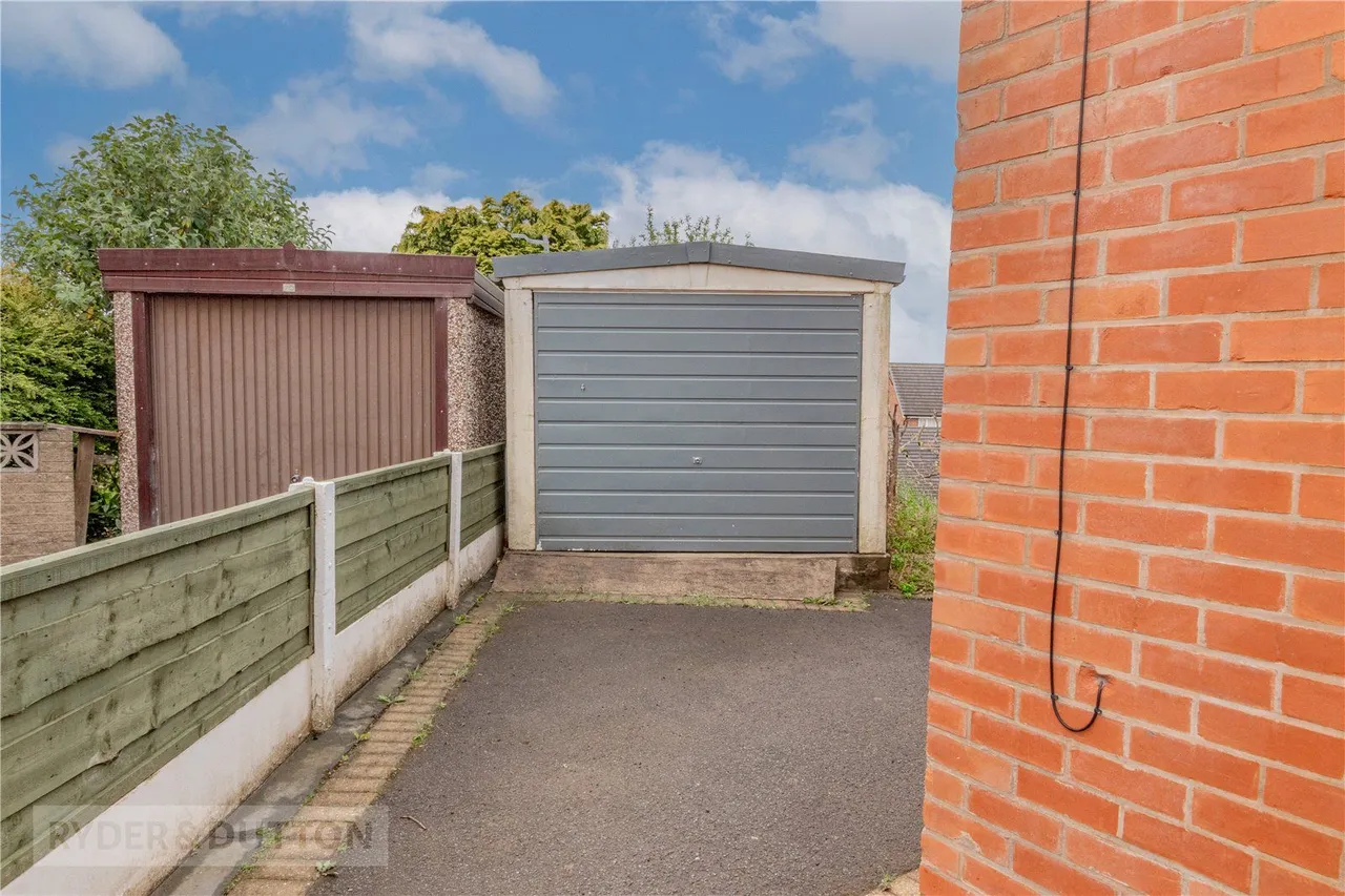 Coniston Close, Chadderton, OL9, photo 15