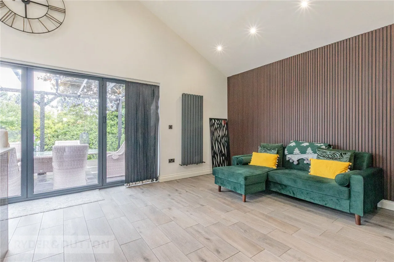 Coniston Close, Chadderton, OL9, photo 9