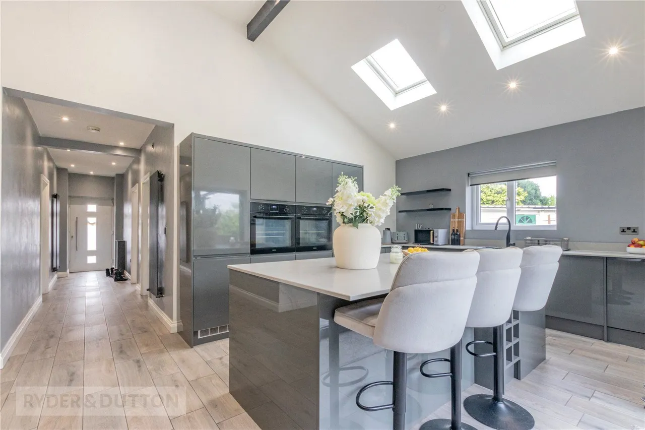 Coniston Close, Chadderton, OL9, photo 5