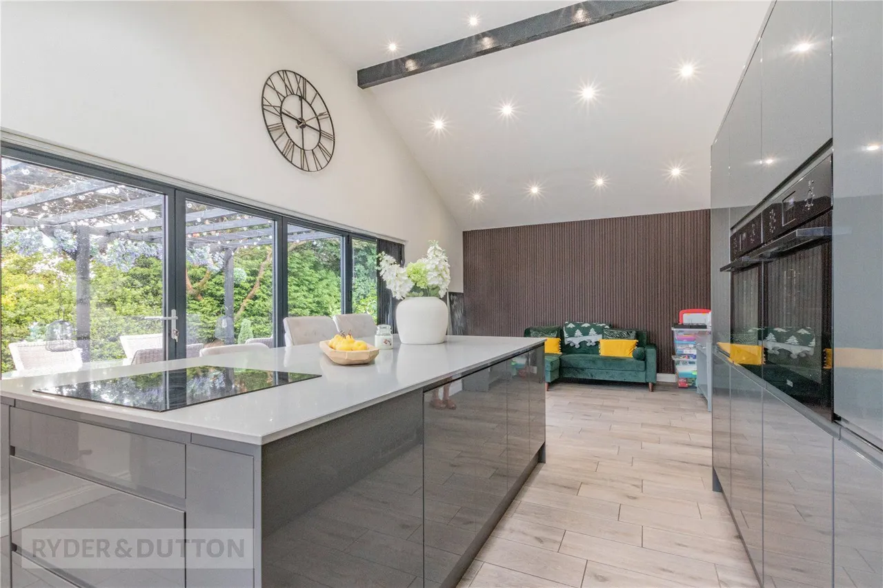 Coniston Close, Chadderton, OL9, photo 8