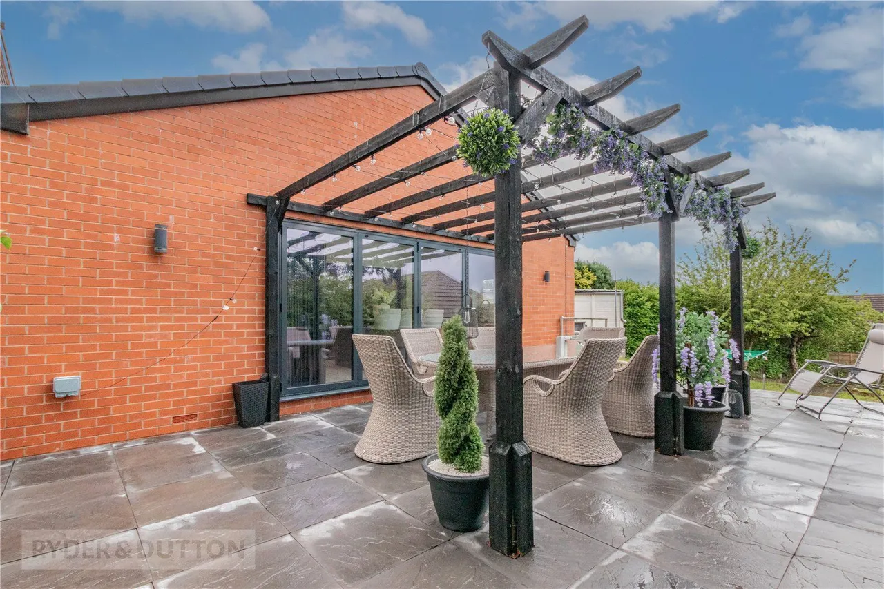Coniston Close, Chadderton, OL9, photo 16