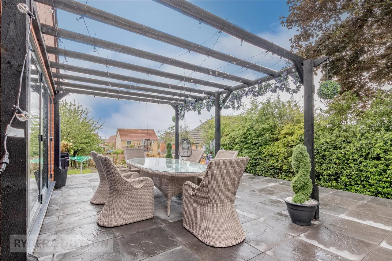 Coniston Close, Chadderton, OL9, photo 19