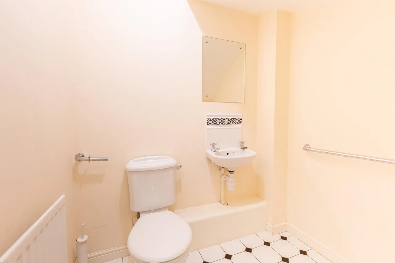 Mansion Gate Square, Chapel Allerton, LS7, photo 6