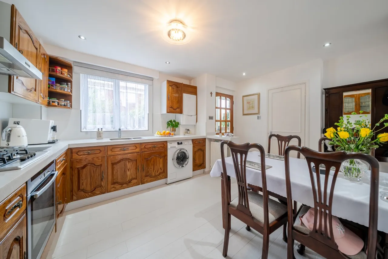 Larch Close, Balham, London, SW12, photo 11