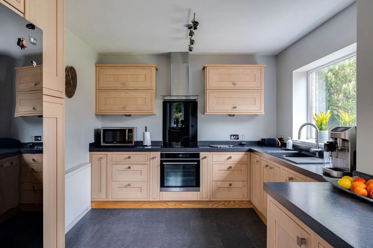 Platts Lane, Chester, photo 16