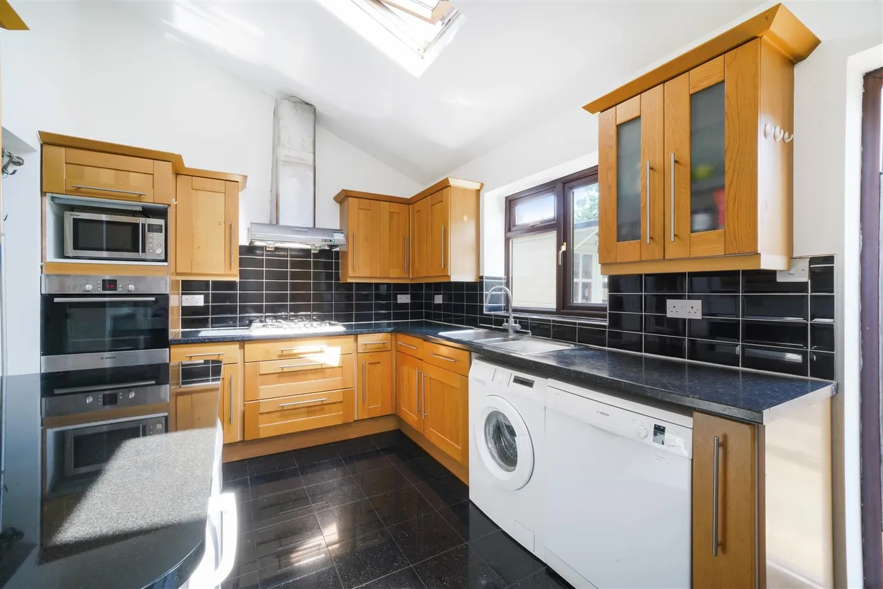 Greenford Road, Harrow, HA1, photo 2