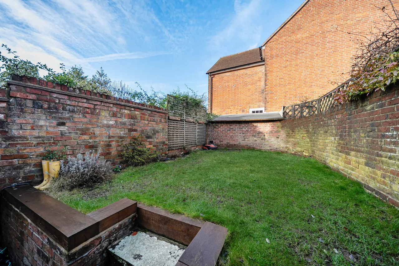 Park Row, Farnham, GU9, photo 8