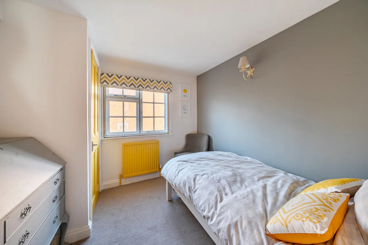 Park Row, Farnham, GU9, photo 9