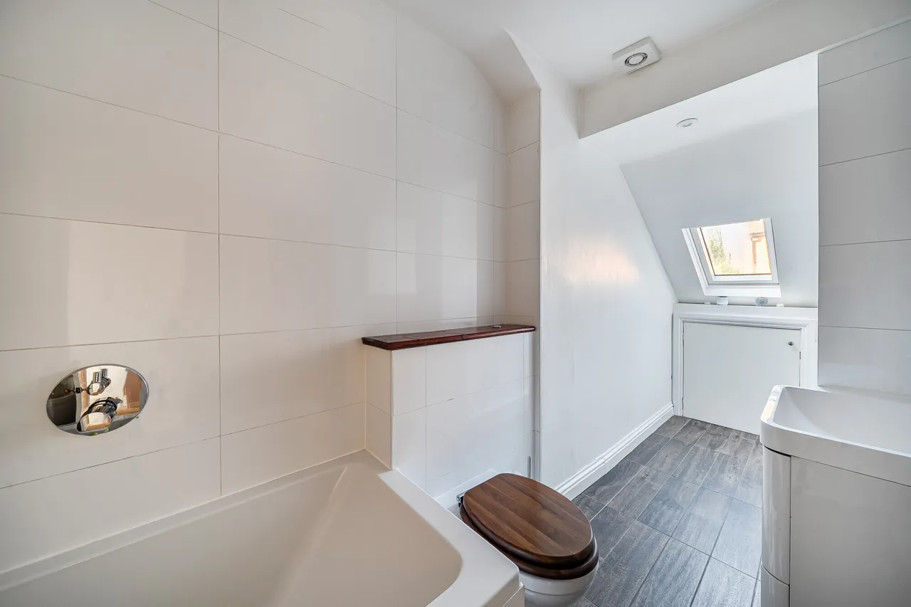 Park Row, Farnham, GU9, photo 11