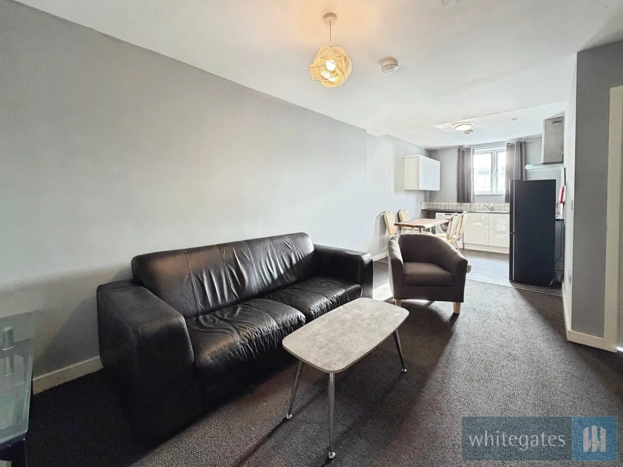 1 bed flat to rent, King Street, Wrexham, LL11