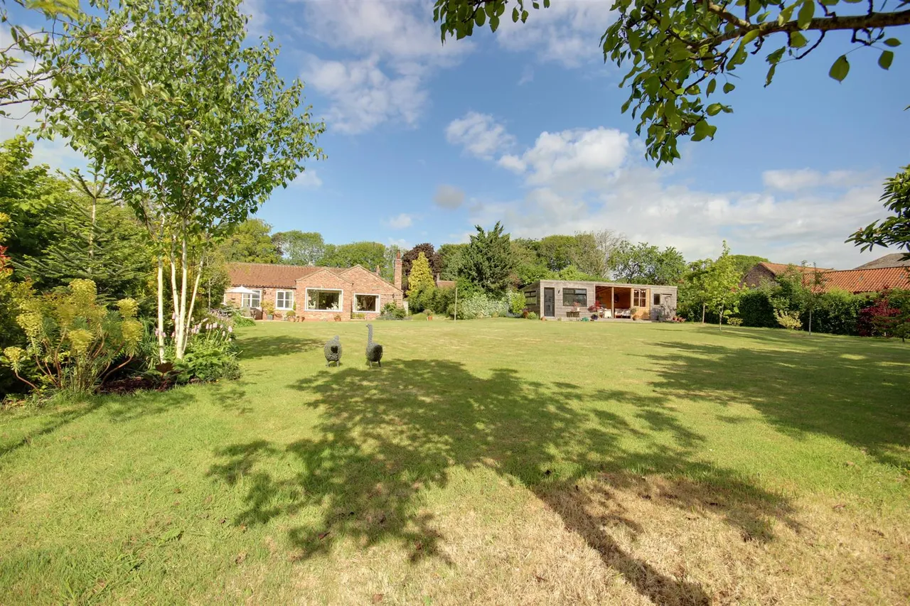 3 bed property for sale — Eastgate, Lund