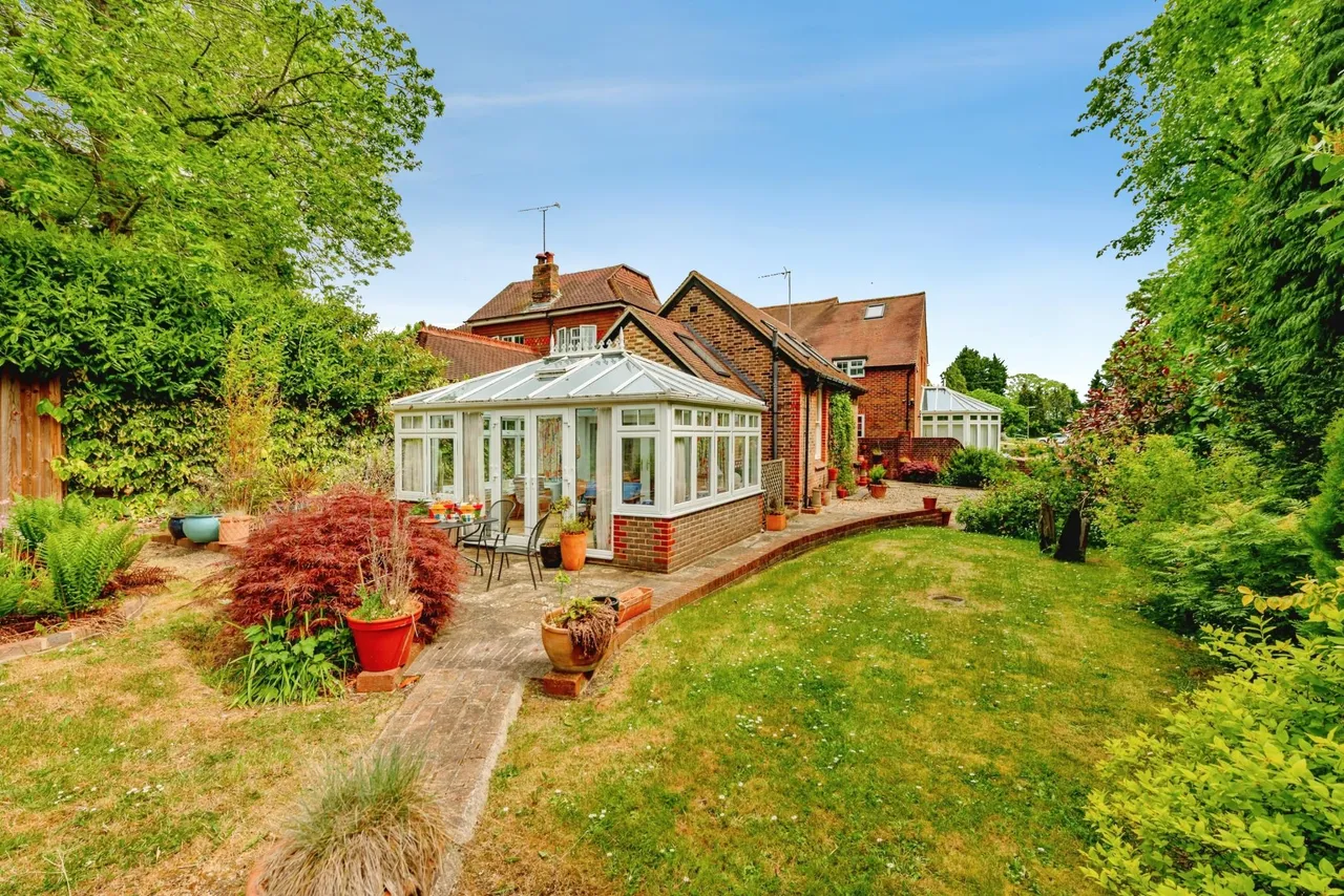 Castle Square, Redhill, RH1, photo 14