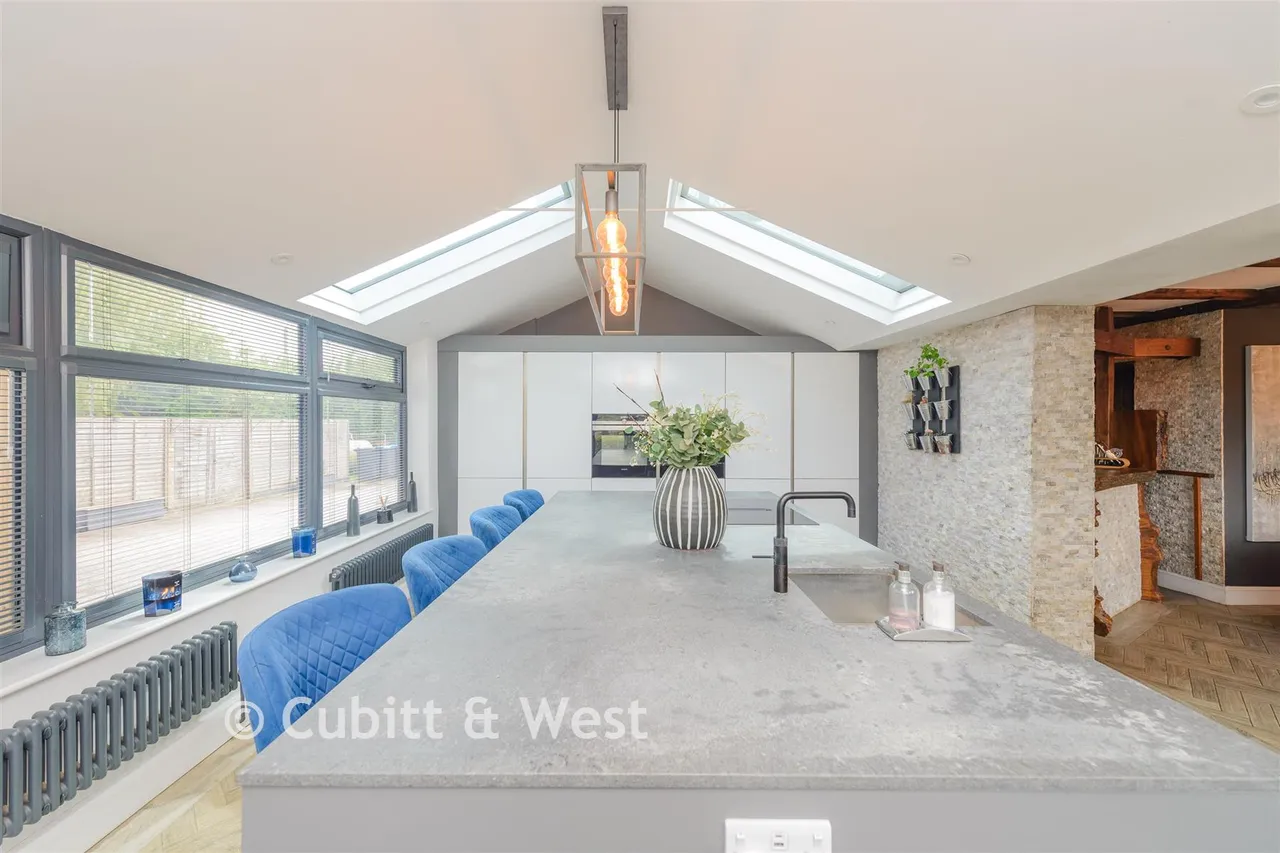 Whitewood Lane, Horne, RH6, photo 11