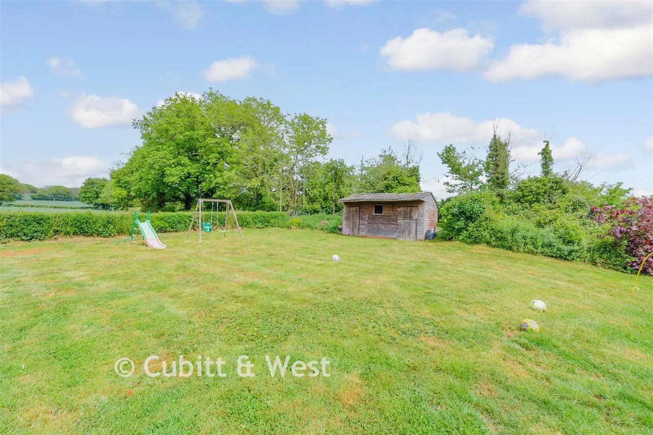 Whitewood Lane, Horne, RH6, photo 20