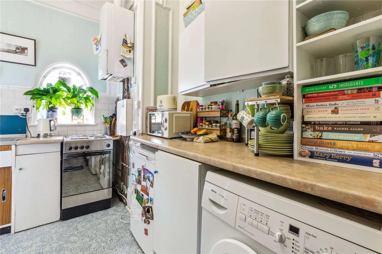 Nightingale Lane, London, SW12, photo 9