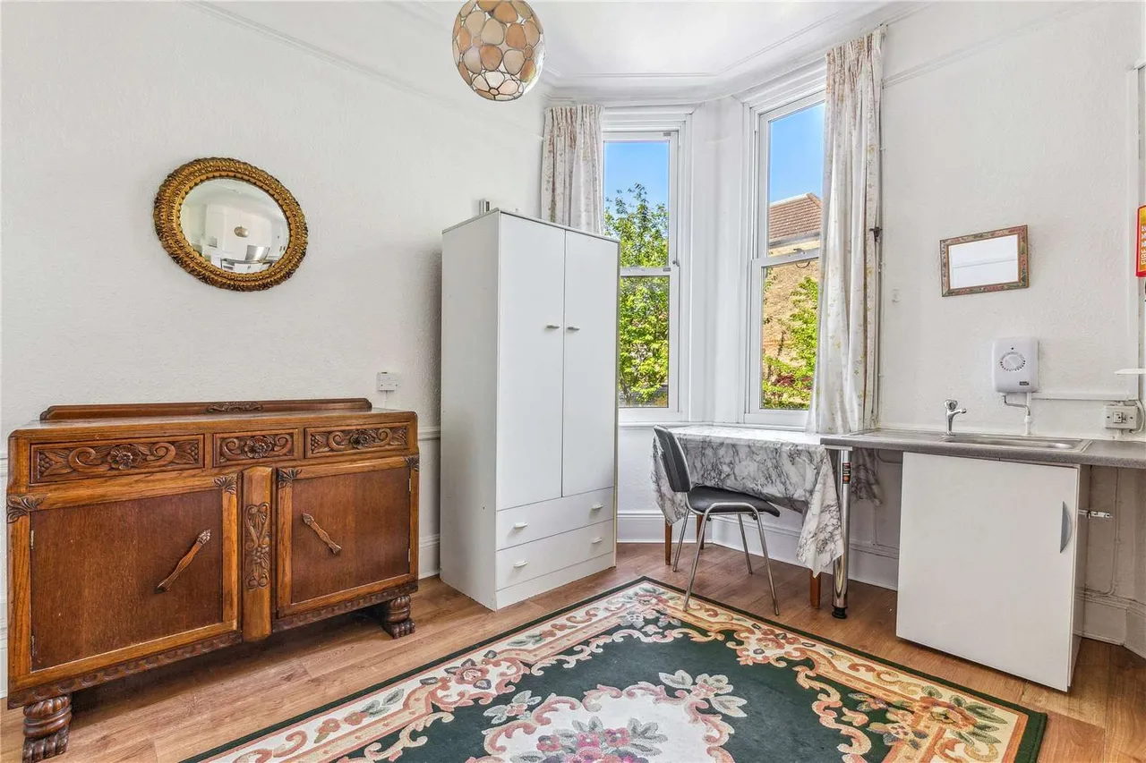 Nightingale Lane, London, SW12, photo 17