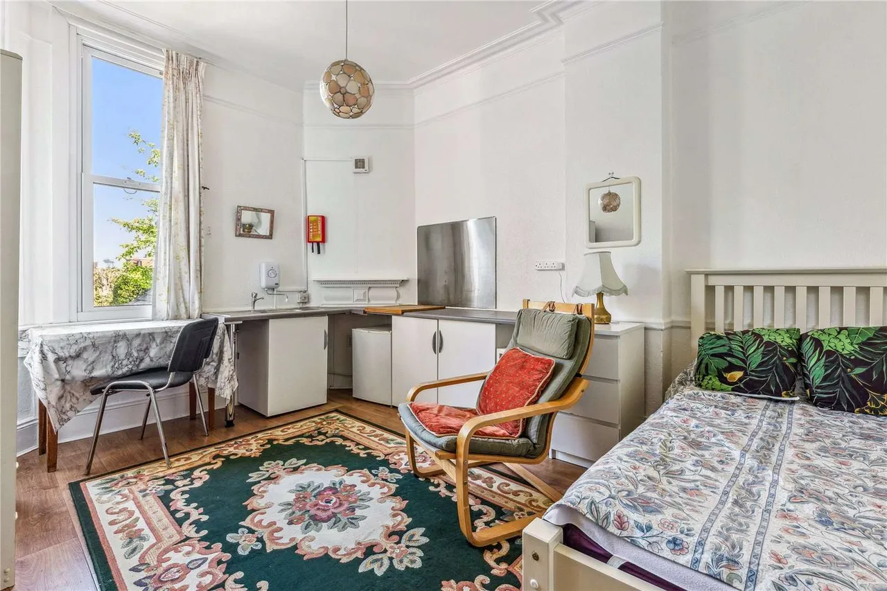 Nightingale Lane, London, SW12, photo 13