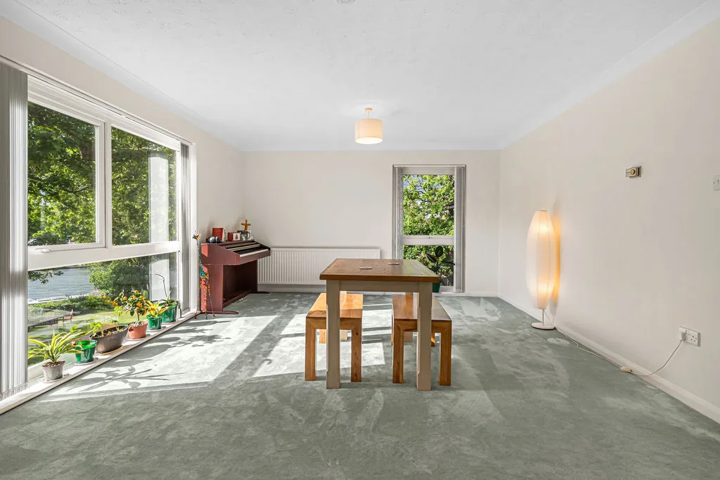 Hillrise, Walton-On-Thames KT12 2PE, photo 3