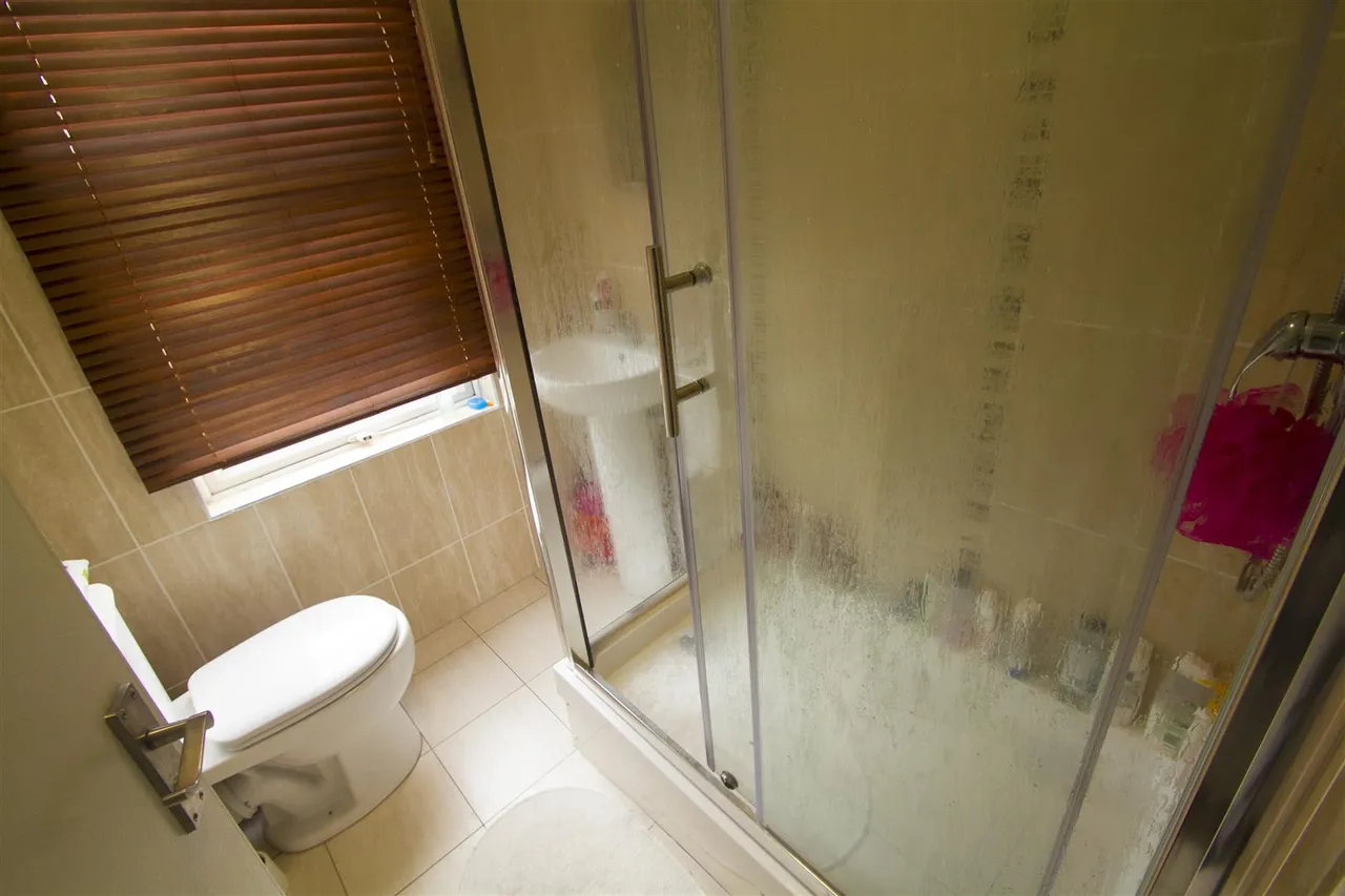 Ebor Mount, Hyde Park, LS6, photo 8