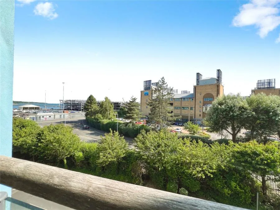 2 bed flat for sale, Ocean Way, Southampton, SO14