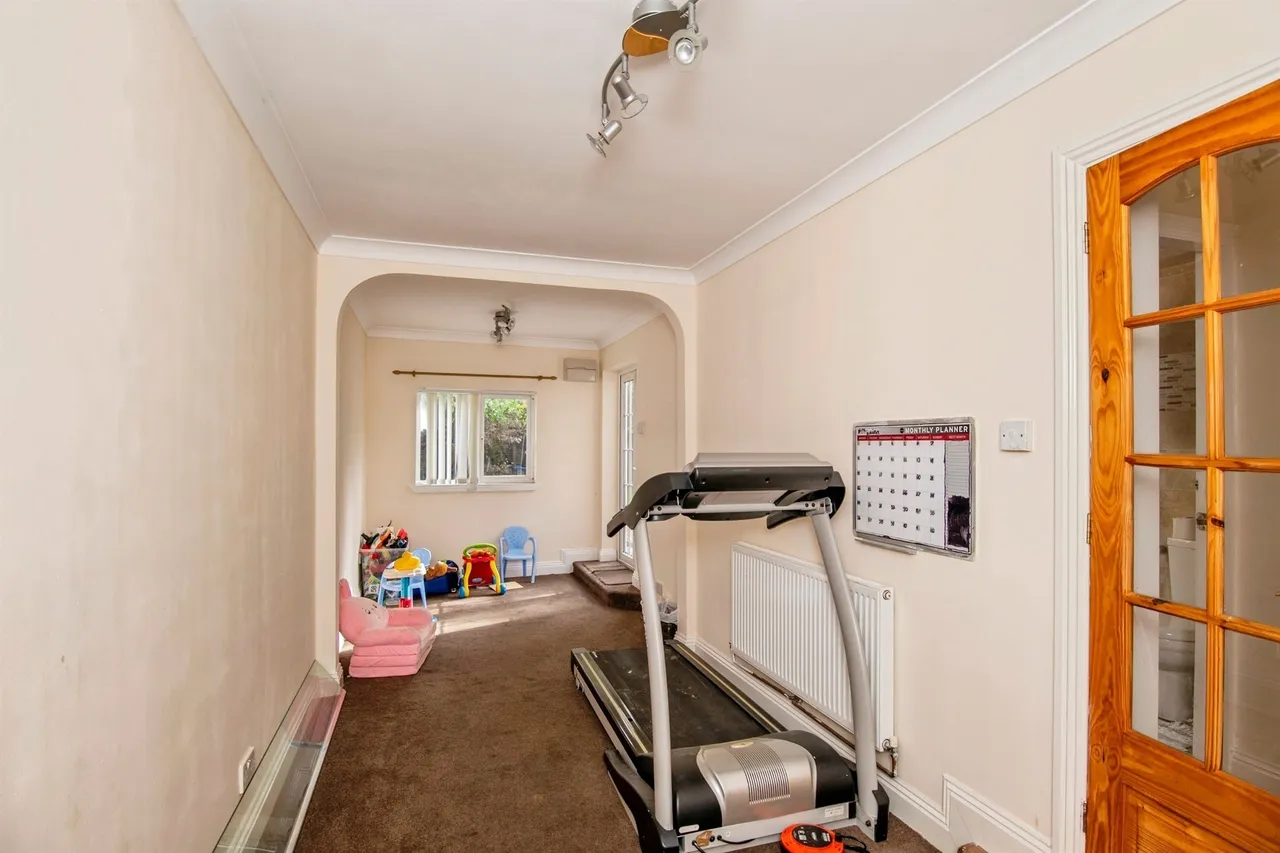 Swinton Lane, Worcester, WR2, photo 11