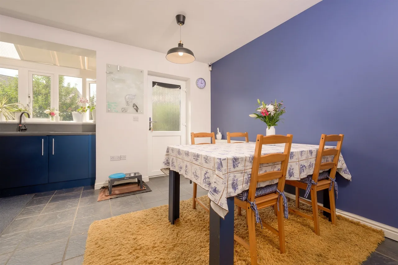 Honeysuckle Road, Kettering, NN14, photo 5