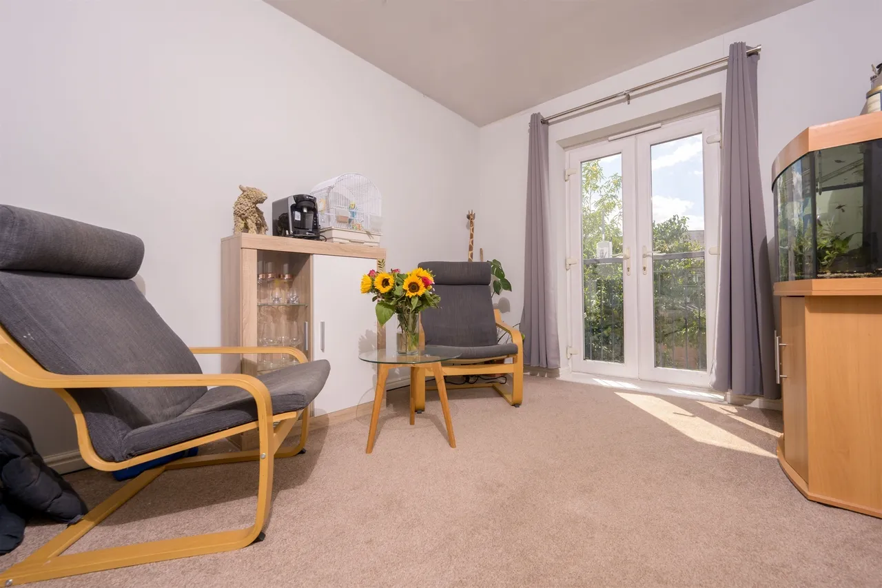 Honeysuckle Road, Kettering, NN14, photo 6