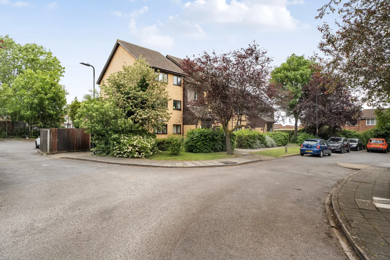 Pentland Place, Northolt, UB5, photo 24
