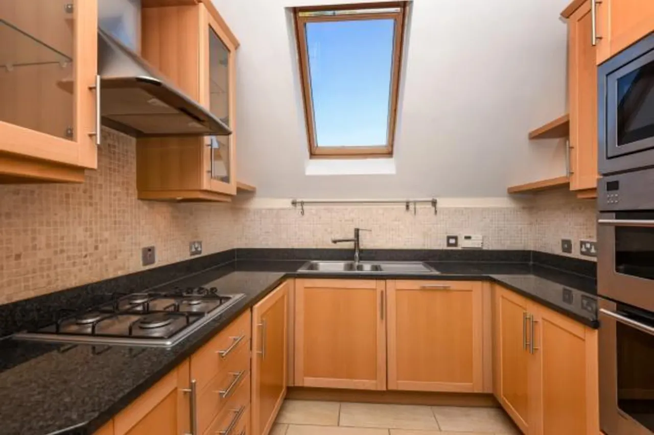 Oatlands Chase, Weybridge, KT13 9SE, photo 6