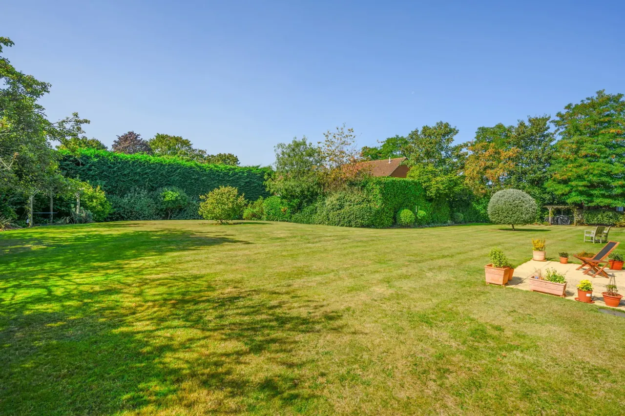 Oatlands Chase, Weybridge, KT13 9SE, photo 4