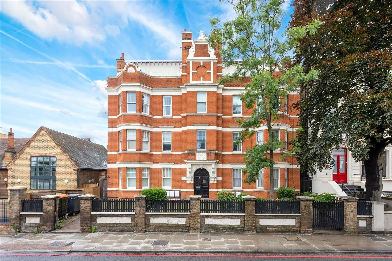 Trinity Road, London, SW17, photo 2