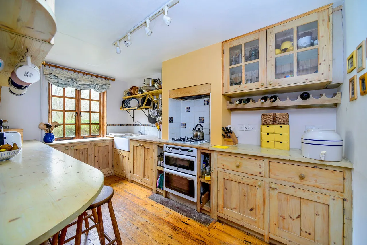The Common, Cranleigh, GU6, photo 9