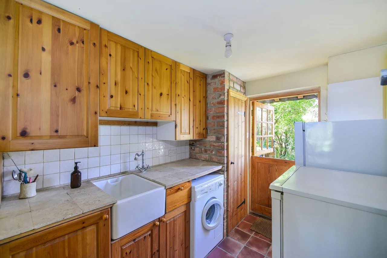 The Common, Cranleigh, GU6, photo 10
